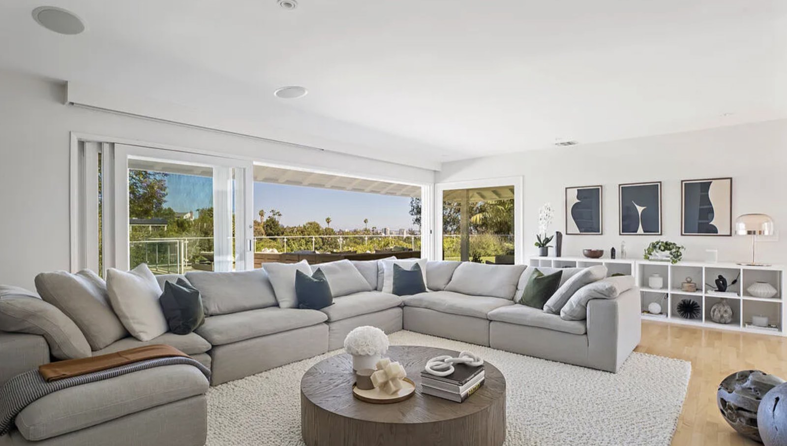 224 Glenroy Place &mdash; view 5